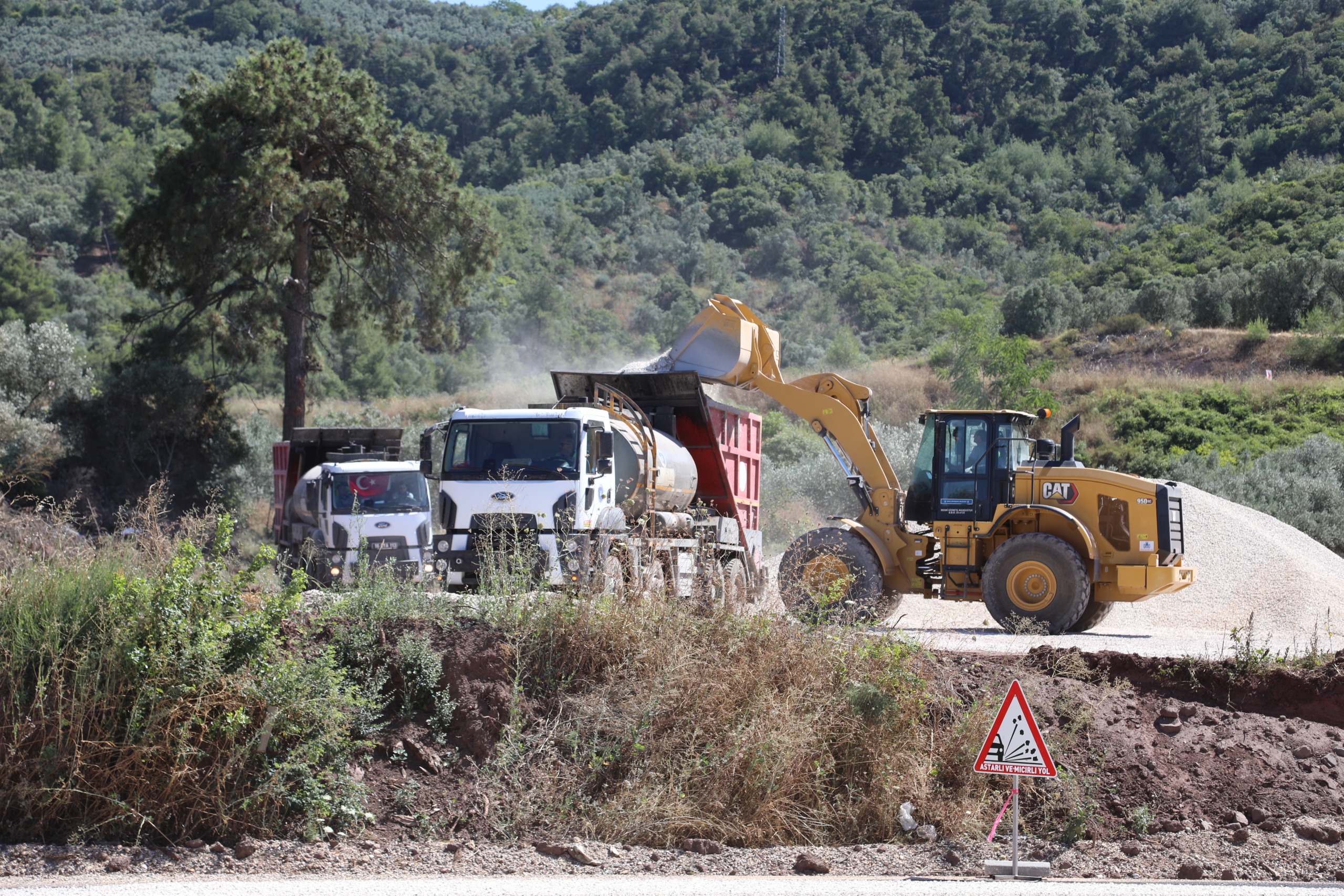 Kurşunlu'da Yollar Genişliyor