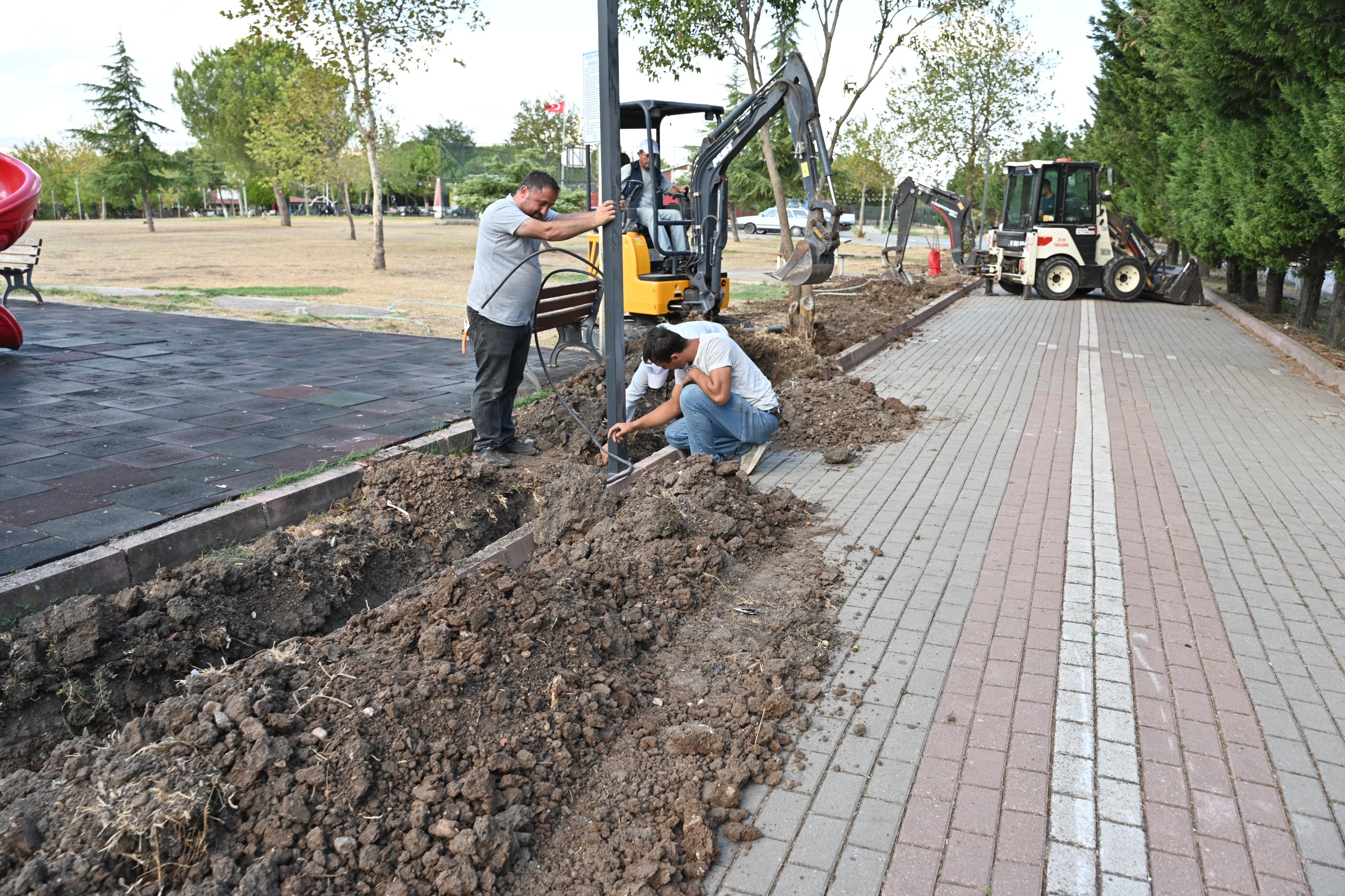 Karacabey'de Parklara Kamera Rötuşu