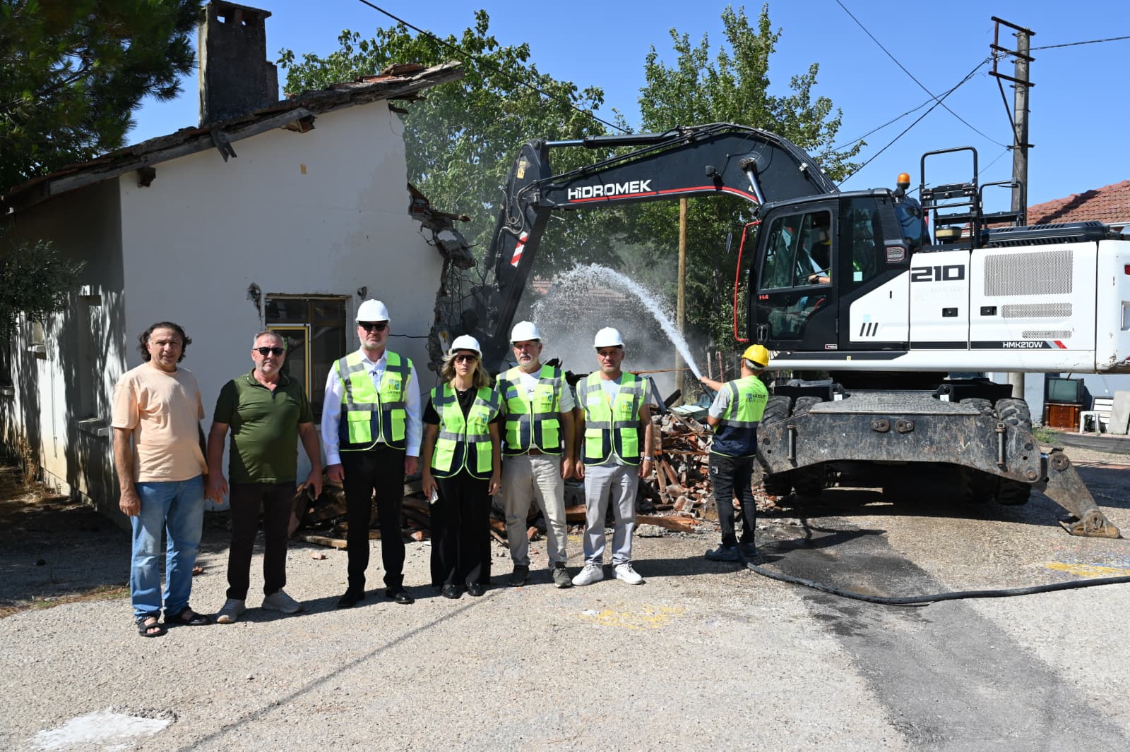 Karacabey'de 'Metruk' Operasyonu
