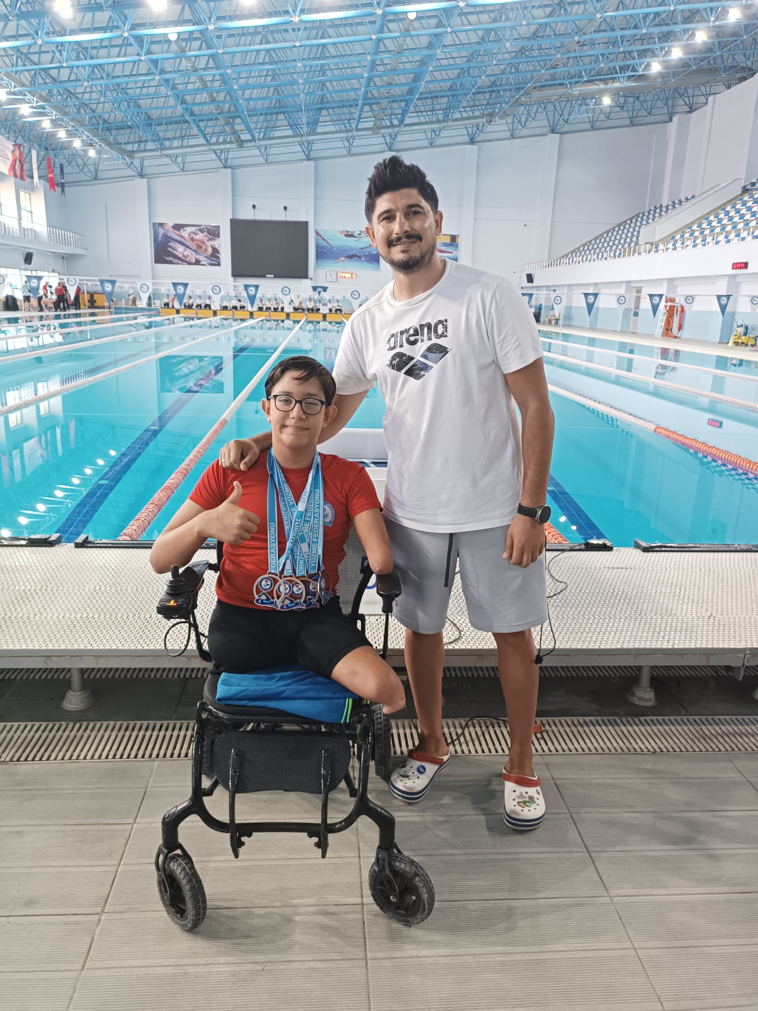 Yıldırımlı Sporcu 4 Köşe!
